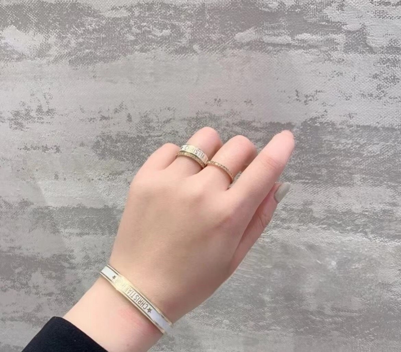 chr1st1an D10r bracelets